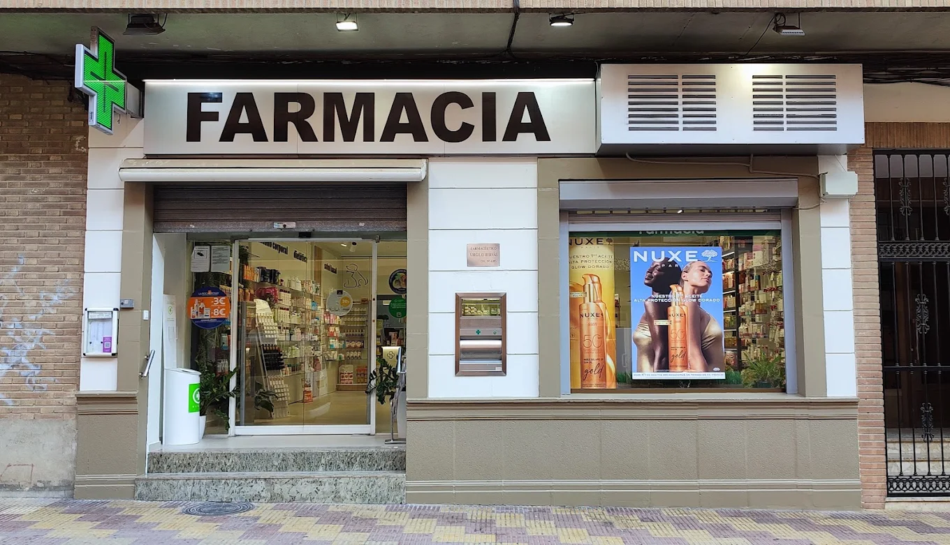 Farmacia V. Hervás en Alberic — fachada en Carrer de Ramón y Cajal